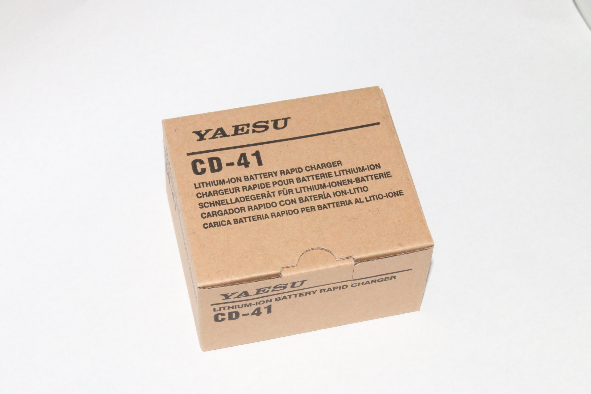 Yaesu CD-41 Schnelllader für Handfunkgeräte